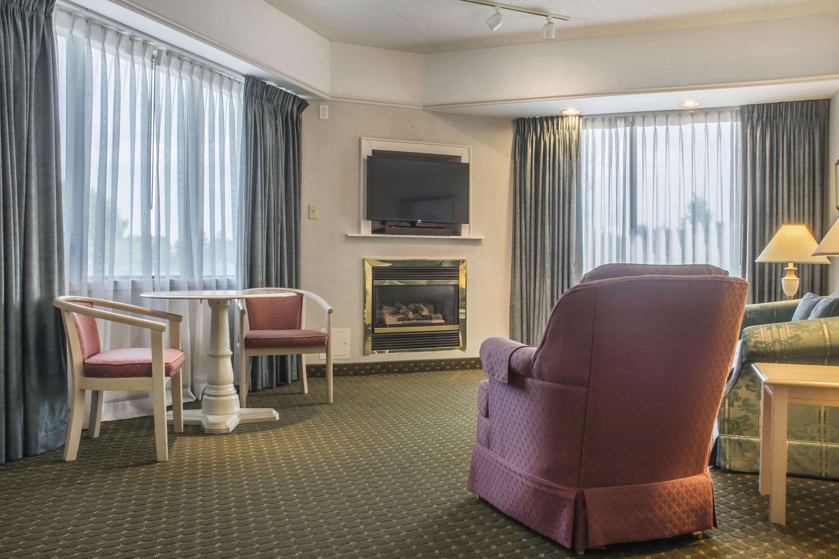 Clarion Hotel & Conference Centre Fort Erie Exteriér fotografie